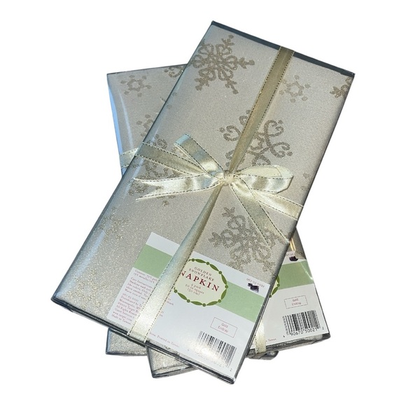 Target Gold Snowflake Party Napkins - Picture 3 of 4